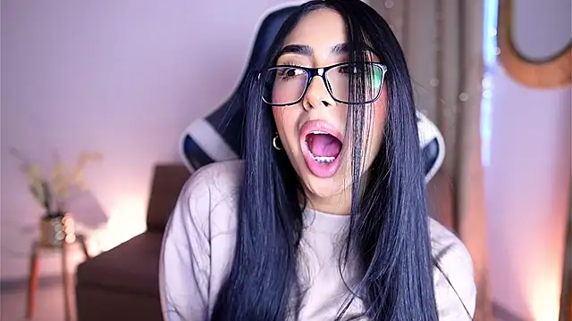 Sara albrecht online show from 12-27-24, 12:34