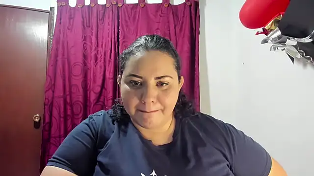 Snapshot of tetasgrandes_karol chatting on 12-31-24, 08:23 tetasgrandes karol online show from 12-31-24, 08:23