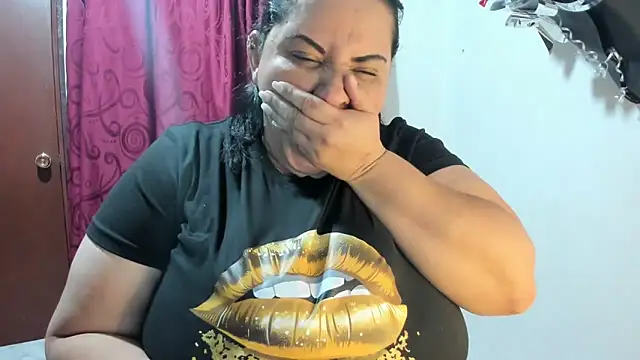 Snapshot of tetasgrandes_karol chatting on 01-05-25, 02:38 tetasgrandes karol online show from 01-05-25, 02:38