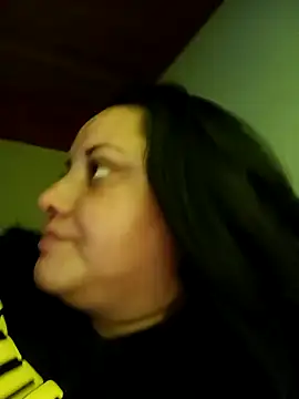 Snapshot of tetasgrandes_karol chatting on 01-10-25, 05:45 tetasgrandes karol online show from 01-10-25, 05:45