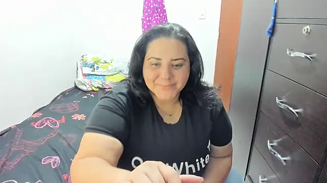 Snapshot of tetasgrandes_karol chatting on 01-30-25, 02:06 tetasgrandes karol online show from 01-30-25, 02:06