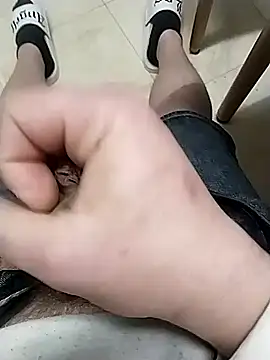 Snapshot of lobito1997 chatting on 02-16-25, 01:47 lobito1997 online show from 02-16-25, 01:47