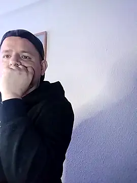 Snapshot of lobito1997 chatting on 03-16-25, 01:17 lobito1997 online show from 03-16-25, 01:17