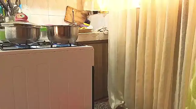 Snapshot of WyvaxxNikkie chatting on 03-23-25, 08:37 WyvaxxNikkie online show from 03-23-25, 08:37