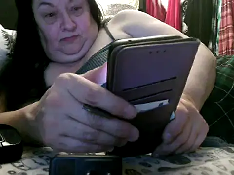 Snapshot of WHITEDAROSE chatting on 03-18-25, 04:15 WHITEDAROSE online show from 03-18-25, 04:15