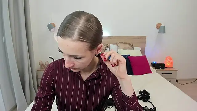 Snapshot of KateRedgar chatting on 10-09-25, 11:08 KateRedgar online show from 10-09-25, 11:08