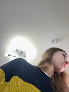 Snapshot of KateRedgar chatting on 10-27-25, 02:32 KateRedgar online show from 10-27-25, 02:32