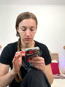 Snapshot of KateRedgar chatting on 11-08-25, 09:53 KateRedgar online show from 11-08-25, 09:53