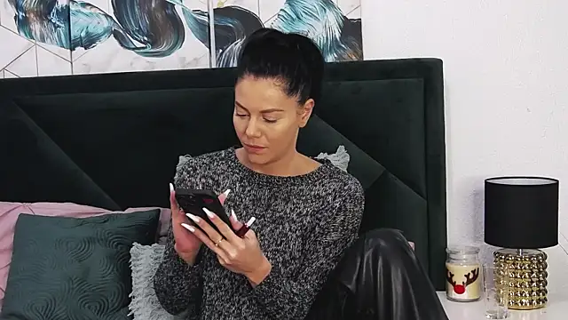 tanyagrey online show from 12-21-24, 06:19