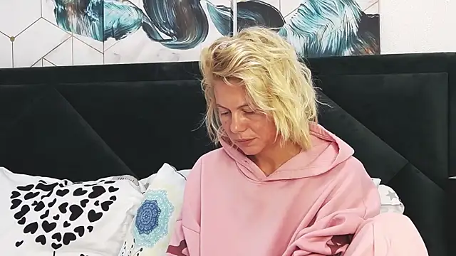 tanyagrey online show from 09-19-25, 06:48