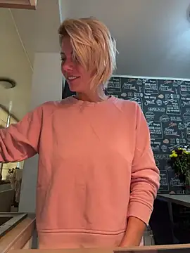 tanyagrey online show from 10-28-25, 07:01