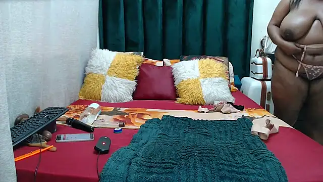 Snapshot of GaggingQueenxx chatting on 09-09-25, 05:07 GaggingQueenxx online show from 09-09-25, 05:07