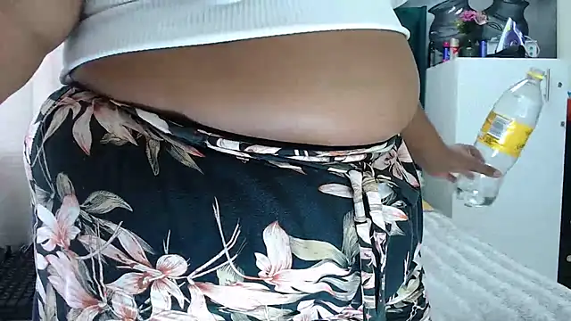 Snapshot of GaggingQueenxx chatting on 09-29-25, 10:42 GaggingQueenxx online show from 09-29-25, 10:42