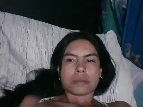 Snapshot of Alanagracia chatting on 12-21-24, 04:52 Alanagracia online show from 12-21-24, 04:52