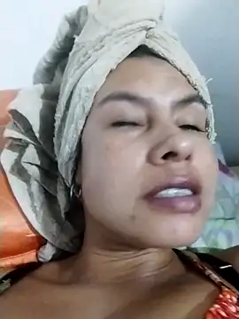 Snapshot of Alanagracia chatting on 01-05-25, 11:33 Alanagracia online show from 01-05-25, 11:33