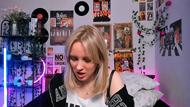 AliciaParkerf online show from 03-07-25, 08:55