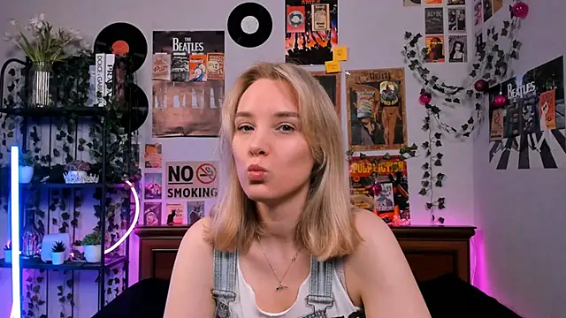 AliciaParkerf online show from 03-09-25, 08:42