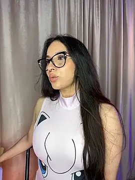 Snapshot of ThaliaRivera_ chatting on 02-25-25, 12:03 ThaliaRivera online show from 02-25-25, 12:03