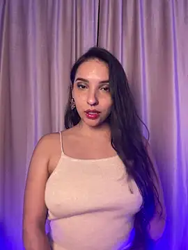 Snapshot of ThaliaRivera_ chatting on 10-17-25, 11:40 ThaliaRivera online show from 10-17-25, 11:40