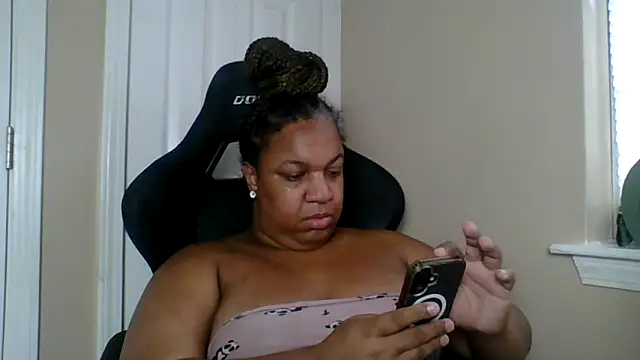 Badgirlbrittt online show from 12-18-25, 07:20