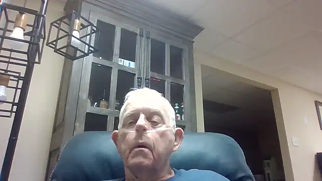 Snapshot of bootlegmanz chatting on 10-08-25, 01:25 bootlegmanz online show from 10-08-25, 01:25