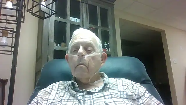 Snapshot of bootlegmanz chatting on 10-22-25, 07:13 bootlegmanz online show from 10-22-25, 07:13