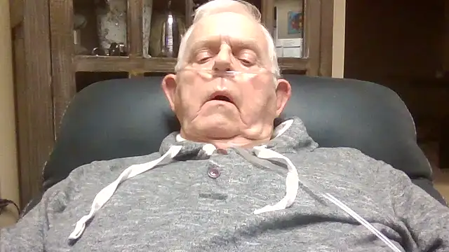 Snapshot of bootlegmanz chatting on 10-24-25, 09:33 bootlegmanz online show from 10-24-25, 09:33