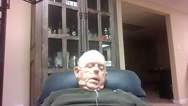 Snapshot of bootlegmanz chatting on 11-01-25, 02:41 bootlegmanz online show from 11-01-25, 02:41