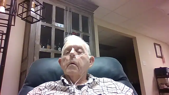 Snapshot of bootlegmanz chatting on 11-04-25, 01:21 bootlegmanz online show from 11-04-25, 01:21