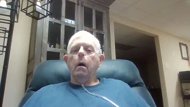 Snapshot of bootlegmanz chatting on 11-13-25, 05:34 bootlegmanz online show from 11-13-25, 05:34