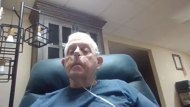 Snapshot of bootlegmanz chatting on 11-16-25, 02:55 bootlegmanz online show from 11-16-25, 02:55