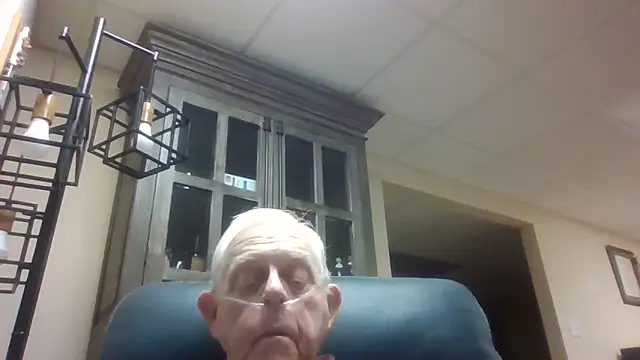 Snapshot of bootlegmanz chatting on 11-17-25, 02:45 bootlegmanz online show from 11-17-25, 02:45