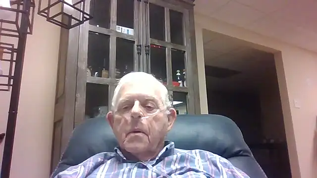 Snapshot of bootlegmanz chatting on 11-22-25, 02:32 bootlegmanz online show from 11-22-25, 02:32