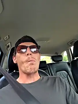 Snapshot of TheSouthernKing chatting on 10-11-25, 09:41 TheSouthernKing online show from 10-11-25, 09:41