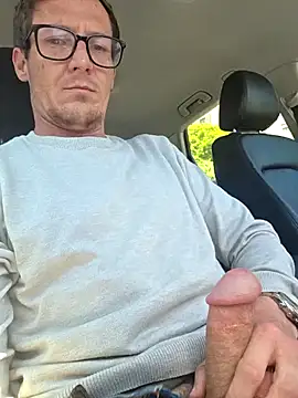 Snapshot of TheSouthernKing chatting on 10-23-25, 10:25 TheSouthernKing online show from 10-23-25, 10:25