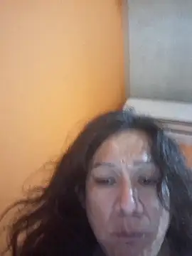 miicheele32 online show from 10-28-25, 03:21