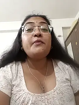 LAVERNIYA  online show from 11-17-25, 12:22