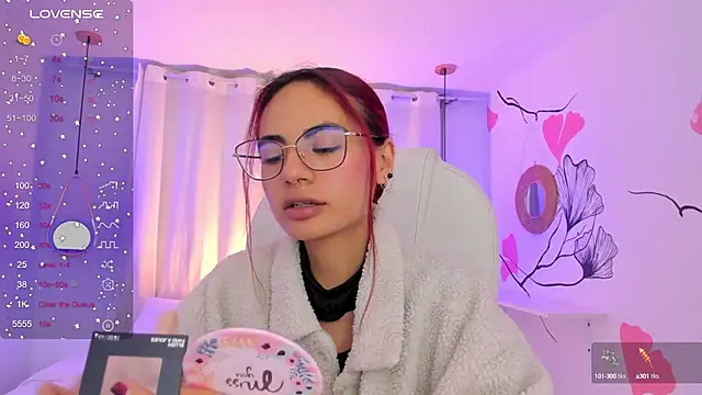 sophiecherry  online show from 12-06-24, 09:35