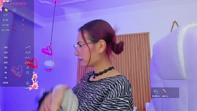 sophiecherry  online show from 03-01-25, 04:58