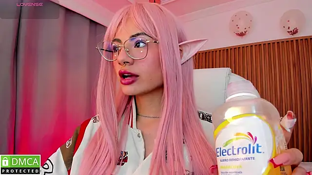 sophiecherry  online show from 10-19-25, 05:41