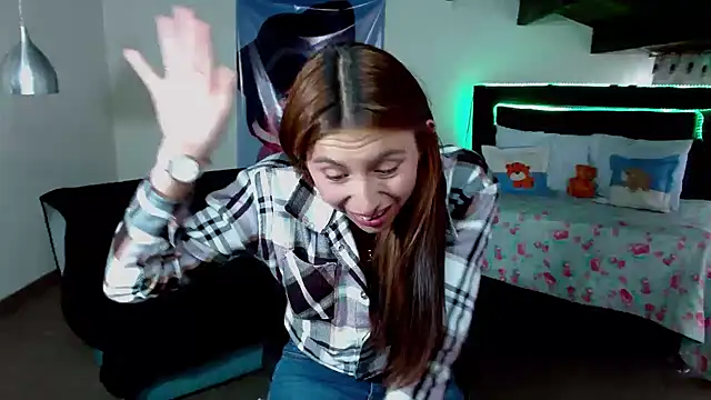 Kloe Deker online show from 01-22-25, 04:44