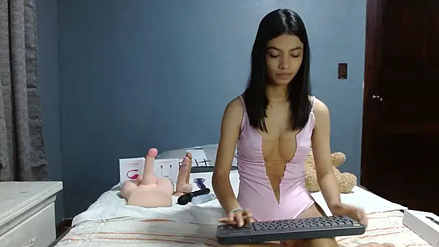 LiaOrtiz69 online show from 12-07-24, 12:19