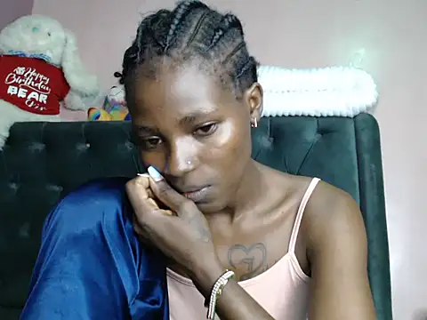 TrishaKalid online show from 12-19-24, 07:29