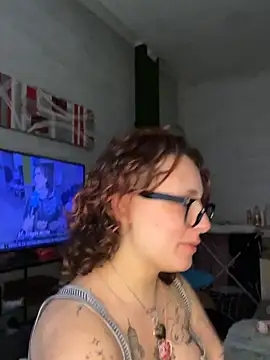 Snapshot of Hawitxui chatting on 02-08-26, 04:10 Hawitxui online show from 02-08-26, 04:10