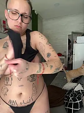 Snapshot of Hawitxui chatting on 02-12-26, 01:39 Hawitxui online show from 02-12-26, 01:39