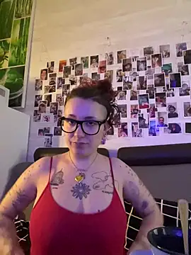 Snapshot of Hawitxui chatting on 02-16-26, 08:43 Hawitxui online show from 02-16-26, 08:43