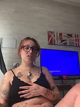 Snapshot of Hawitxui chatting on 02-25-26, 10:03 Hawitxui online show from 02-25-26, 10:03