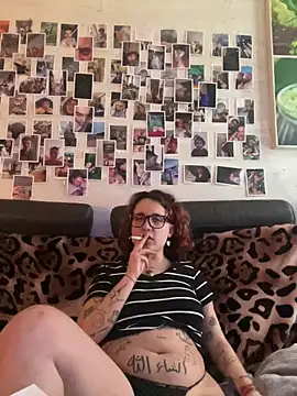 Snapshot of Hawitxui chatting on 03-08-26, 07:34 Hawitxui online show from 03-08-26, 07:34