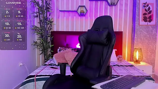 miah connor online show from 12-06-24, 03:19
