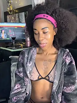 Snapshot of Dime-__ chatting on 10-15-25, 10:10 Dime- online show from 10-15-25, 10:10